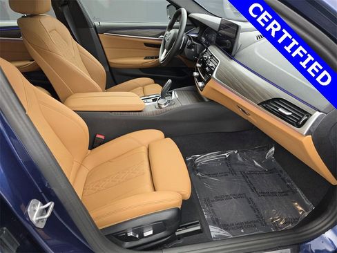 Used 2023 BMW 540i w/ Premium Package image 32
