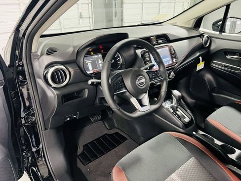New 2025 Nissan Versa SR w/ Trunk Package image 19