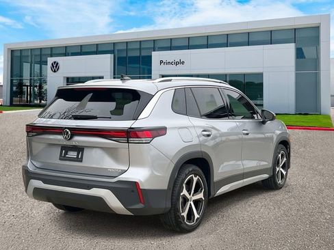 New 2026 Volkswagen Tiguan SE FWD image 3