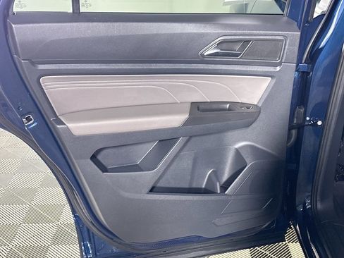 Certified 2022 Volkswagen Atlas Cross Sport SE image 18