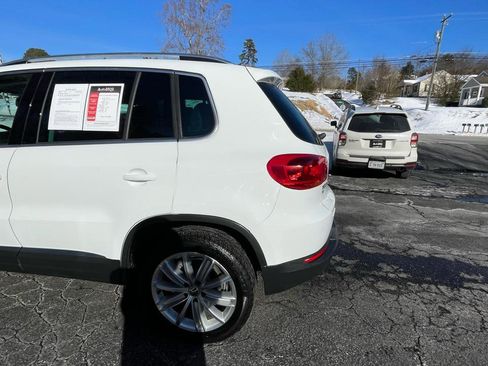 Used 2016 Volkswagen Tiguan SE image 6