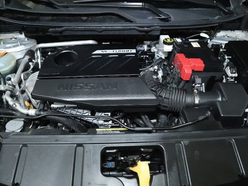 Used 2024 Nissan Rogue SV image 35