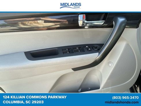 Used 2013 Kia Sorento LX w/ Convenience Pkg FWD image 13