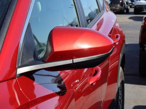 Certified 2025 Hyundai Tucson SE image 13