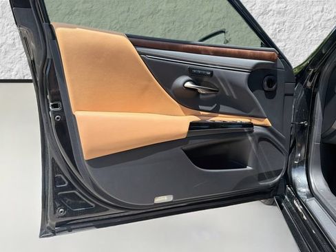 Used 2025 Lexus ES 350 w/ Premium Package FWD image 21