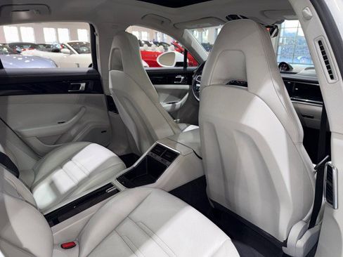 Used 2017 Porsche Panamera image 61