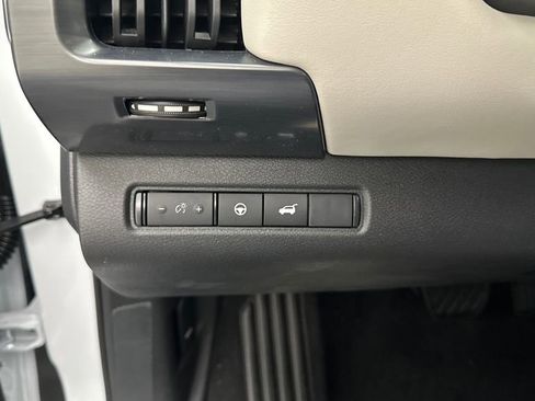 New 2026 Nissan Pathfinder SL w/ SL Premium Package (P04) AWD/4WD image 19