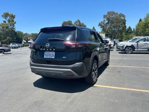 Used 2023 Nissan Rogue SV FWD image 3