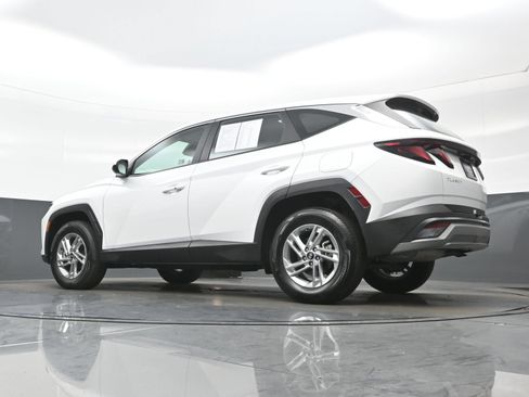 Used 2025 Hyundai Tucson SE AWD/4WD image 30
