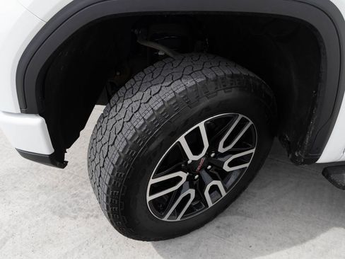 Used 2025 GMC Sierra 1500 AT4 w/ Technology Package image 9