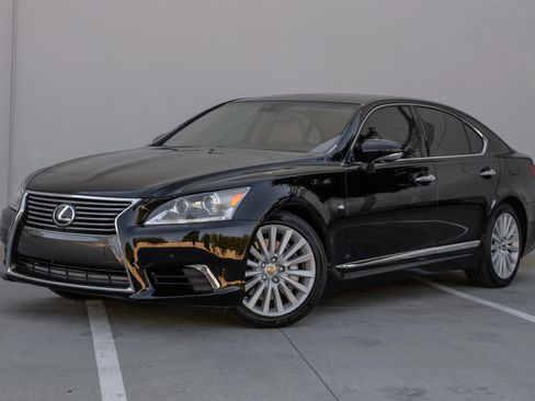 Used 2014 Lexus LS 460 AWD w/ Comfort Package image 7