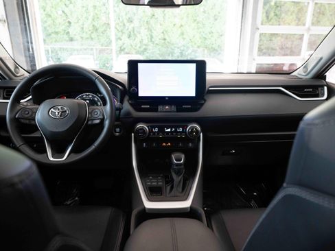 Used 2023 Toyota RAV4 XLE Premium AWD/4WD image 20