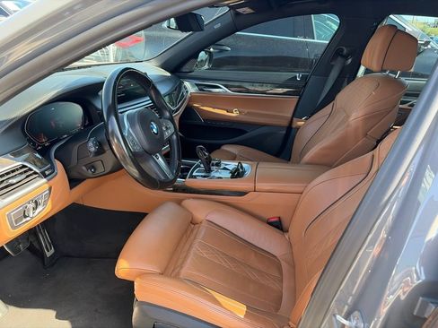 Used 2022 BMW 750i xDrive w/ Executive Package AWD/4WD image 7