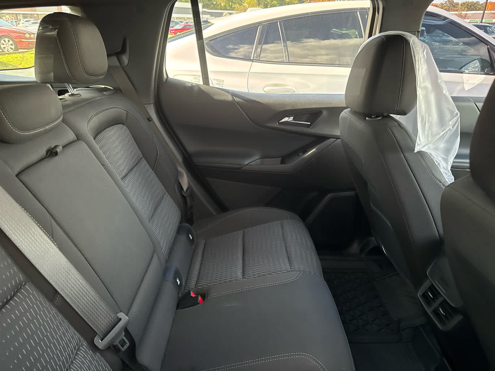 Used 2025 Chevrolet Equinox LT w/ Safety and Technology Package AWD/4WD image 8