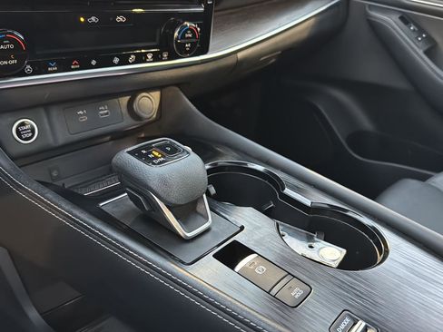 Used 2023 Nissan Rogue Platinum w/ Platinum Premium Package image 26