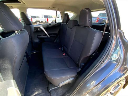 Used 2018 Toyota RAV4 XLE image 21