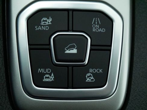 New 2026 Nissan Frontier SV w/ All-Weather Content Package AWD/4WD image 34