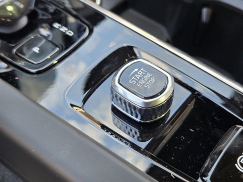 New 2026 Volvo XC60 B5 Core AWD/4WD image 32