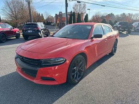 Used 2022 Dodge Charger SXT w/ Blacktop Package image 3