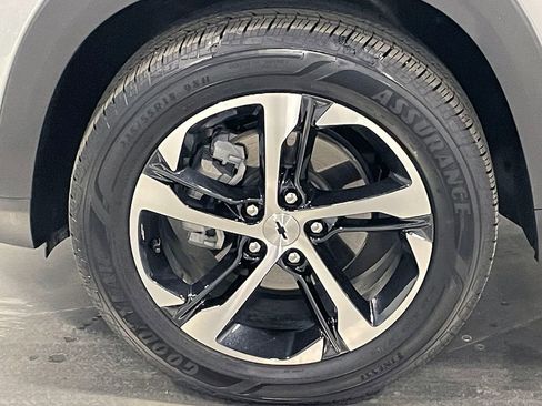 Used 2024 Chevrolet Trax RS FWD image 34