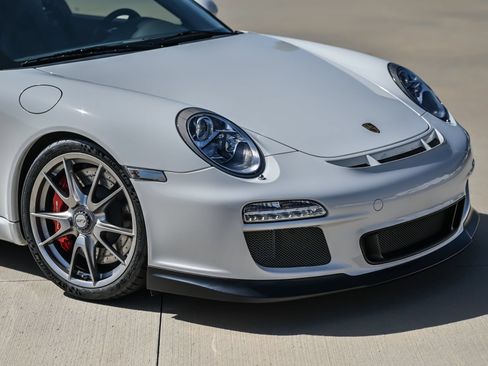 Used 2010 Porsche 911 GT3 RWD image 7