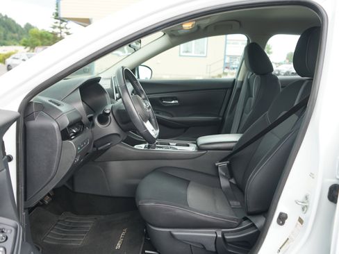 Used 2021 Nissan Sentra SV image 12