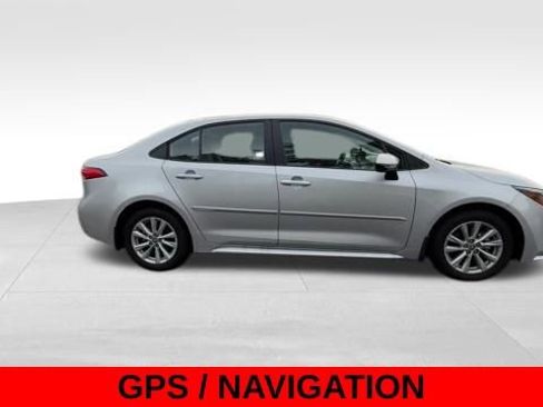 Used 2025 Toyota Corolla LE image 8