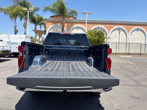 Used 2022 Chevrolet Silverado 1500 LT RWD image 17