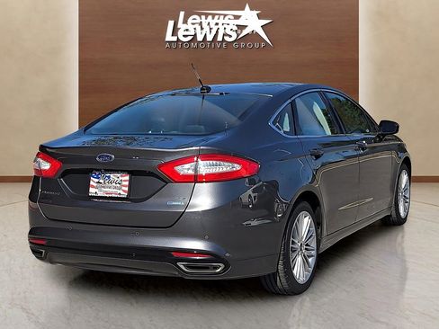 Used 2016 Ford Fusion SE w/ Equipment Group 202A image 4