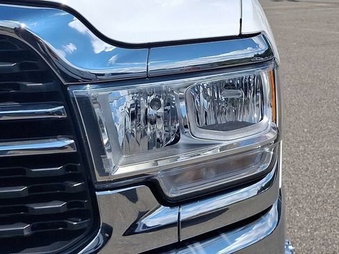 Used 2022 RAM 3500 Big Horn AWD/4WD image 9