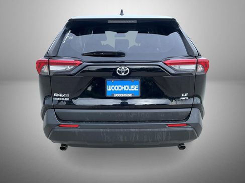 Used 2022 Toyota RAV4 LE AWD/4WD image 6