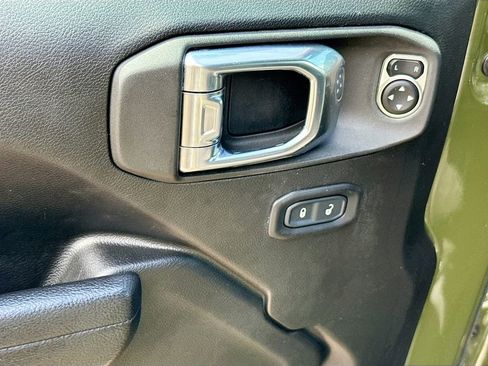 Used 2023 Jeep Wrangler Unlimited w/ Cold Weather Group image 19