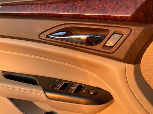 Used 2016 Cadillac SRX Luxury w/ Driver Awareness Package image 12