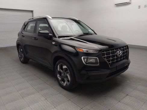 Used 2023 Hyundai Venue SEL image 13