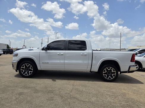 Used 2025 RAM 1500 Laramie AWD/4WD image 6