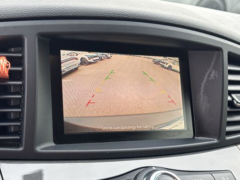 Used 2015 Nissan Quest SL image 30