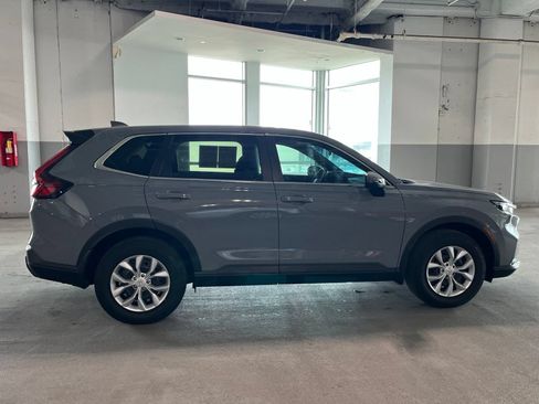 Used 2025 Honda CR-V LX image 12