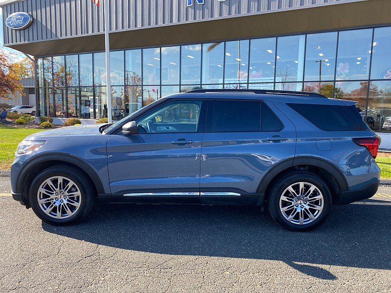 Used 2025 Ford Explorer Active w/ Active Comfort Package AWD/4WD image 4