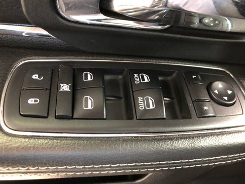 Used 2017 RAM 1500 Laramie w/ Convenience Group AWD/4WD image 36