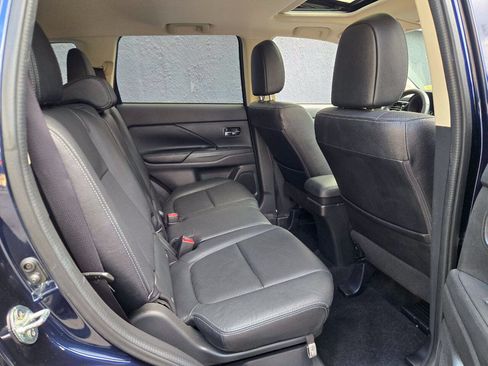 Used 2018 Mitsubishi Outlander SEL AWD/4WD image 10