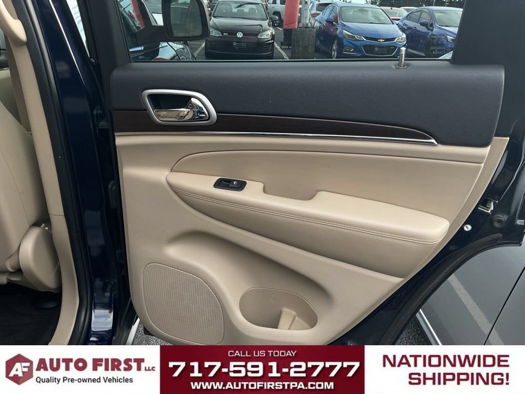 Used 2018 Jeep Grand Cherokee Limited AWD/4WD image 12