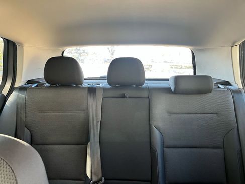 Used 2016 Volkswagen Golf S image 26