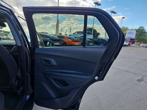Used 2019 Chevrolet Trax LT FWD image 14