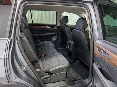 Used 2025 Volkswagen Atlas SE AWD/4WD image 26