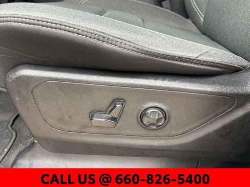 Used 2019 RAM 1500 Big Horn AWD/4WD image 13