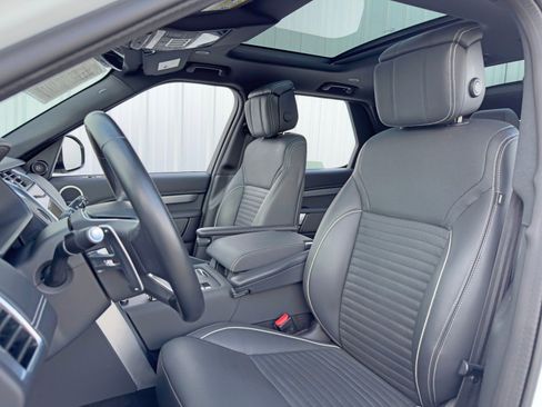 Used 2023 Land Rover Discovery S R-Dynamic image 45