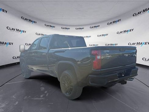 Used 2025 Chevrolet Silverado 2500 Custom w/ Custom Value Package image 3