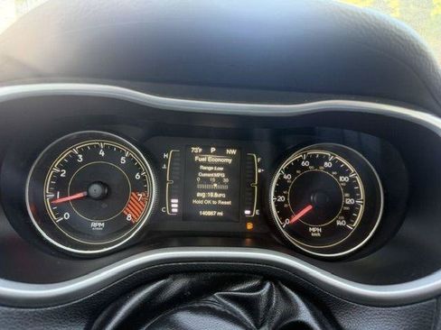 Used 2014 Jeep Cherokee Latitude w/ Comfort/Convenience Group AWD/4WD image 19