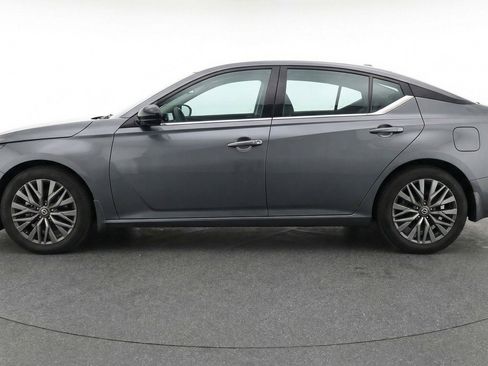 Used 2025 Nissan Altima 2.5 SV image 5