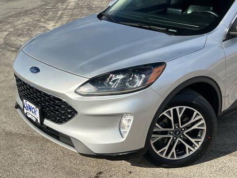 Used 2020 Ford Escape SEL image 8